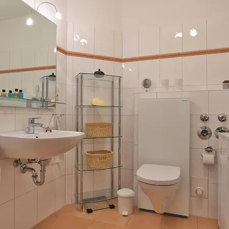 Kastanienhof Whg 07 公寓